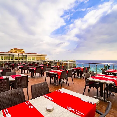 Hotel Senza Grand Santana