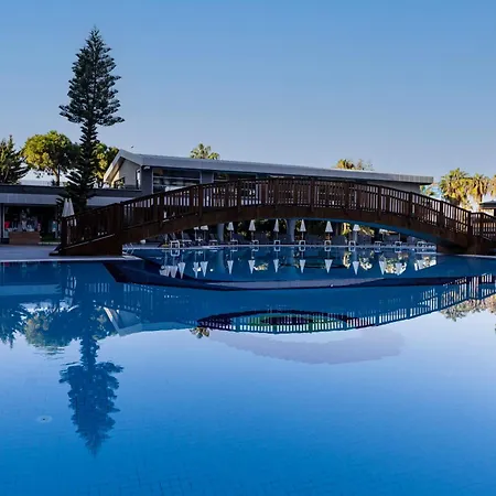 Senza Grand Santana Hotel