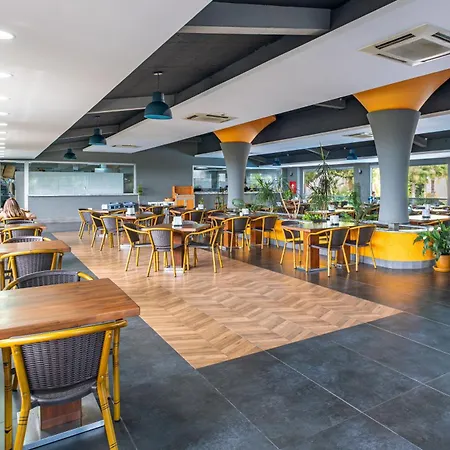 Senza Grand Santana Hotel