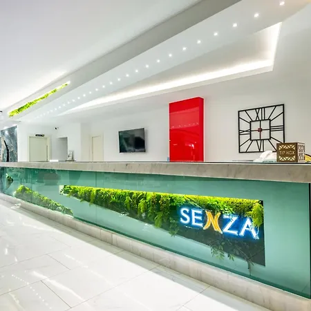 Senza Grand Santana 5* 마흐무틀라르
